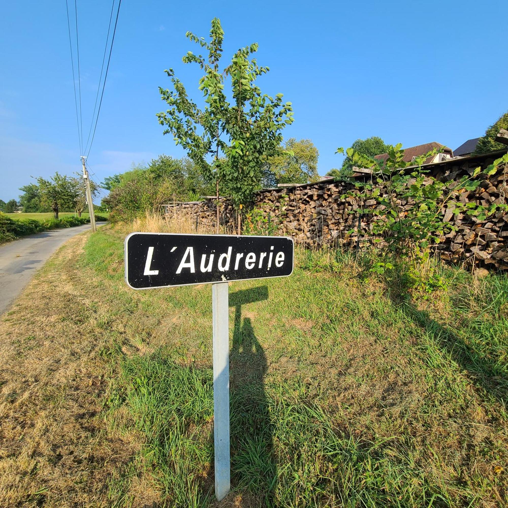 Studio L'Audrerie. Saint-Pardoux-Corbier 外观 照片